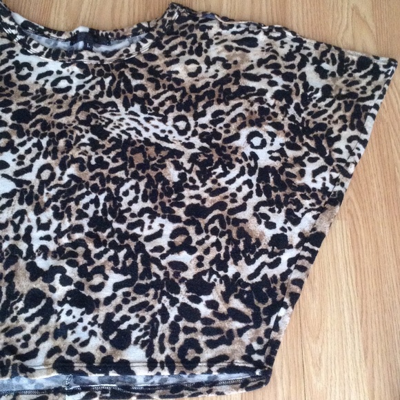 Animal Print Top - Picture 3 of 4