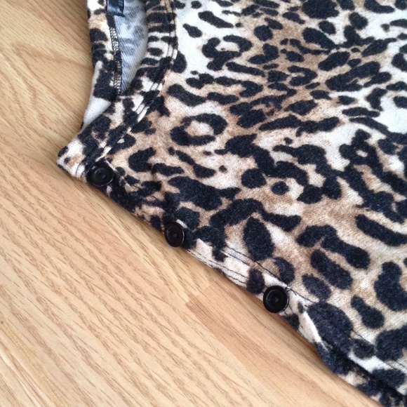 Animal Print Top - Picture 4 of 4