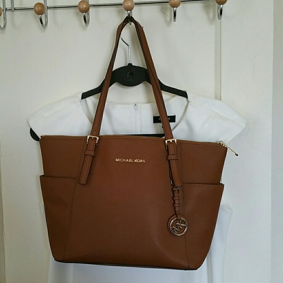 Mickel kors handbag authentic - Picture 4 of 4