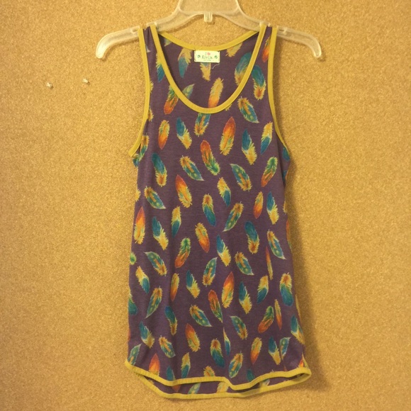 Feather print tank
