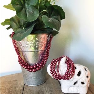 Magenta pearl necklace and bracelet set