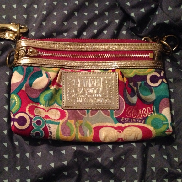 Coach poppy wristlet.