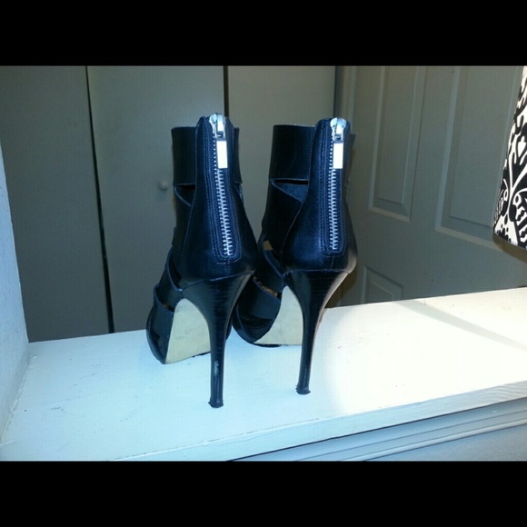 Black Bootie Heels- Aldo Parrin - Picture 3 of 4