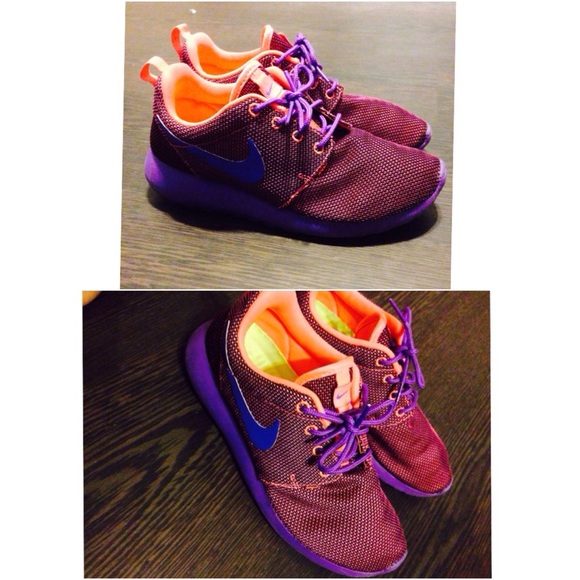 Multicolored Women's Nike Roshe Run - Picture 2 of 4