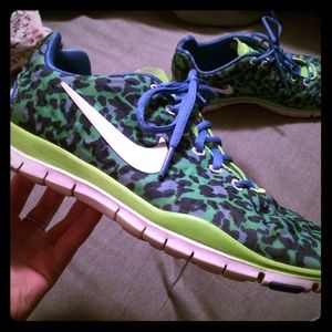 FINAL DROPSize 8.5 leopard print Nike free run 5.0