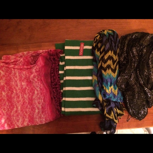 Bundle of scarfs