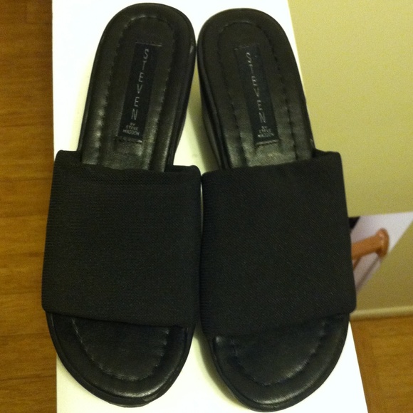 Steve Madden Black Wedge Slip-on Sandals