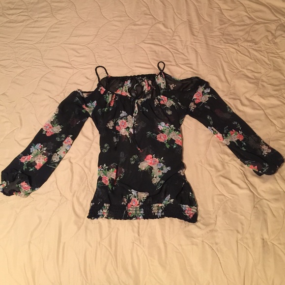 Flower print Spanish style blouse