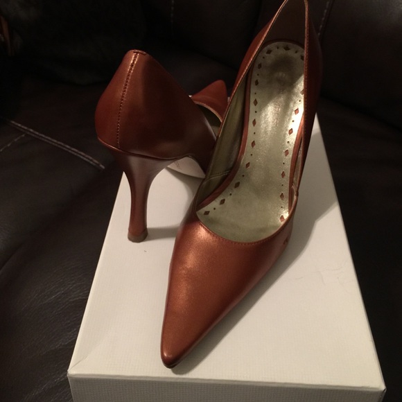 BCBG HEELS