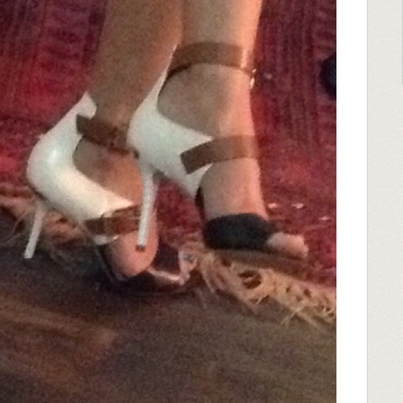 Gorgeous 😍 3Tone Leather Heel - Picture 3 of 4