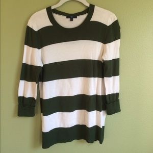Gap sweater