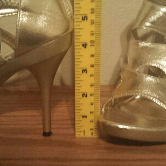 Gold platform heels - Picture 2 of 4