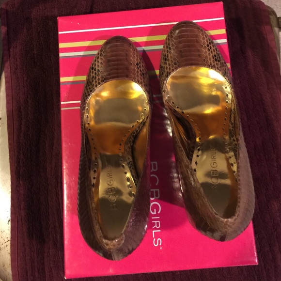 BCBGIRLS Snakeskin heels