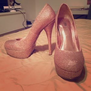 Glitter pink platform pumps