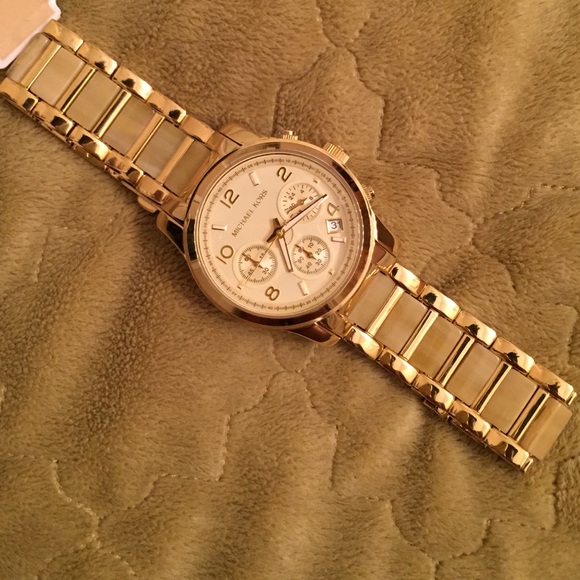 🚫SOLD🚫⚡️PM Editor Pick⚡️ Michael Kors Watch - Picture 2 of 4