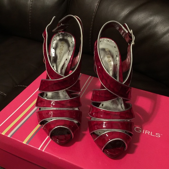 BCBGIRLS RED HEELS (brand new)