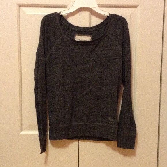 Abercrombie & Fitch Tops - Abercrombie and Fitch grey top