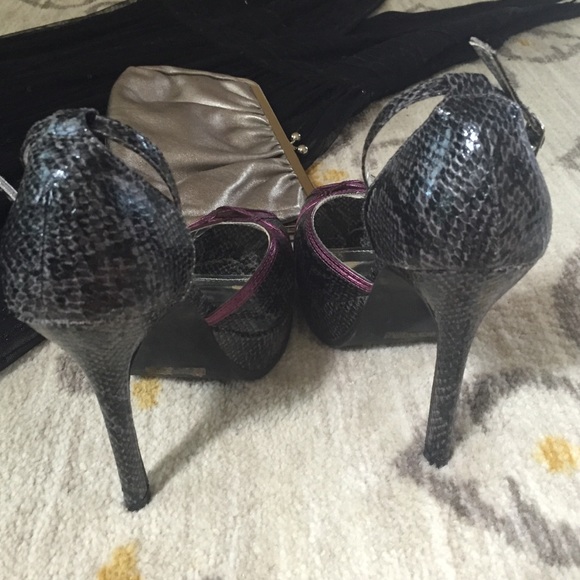 Shoe Dazzle Heels 6 - Picture 3 of 4