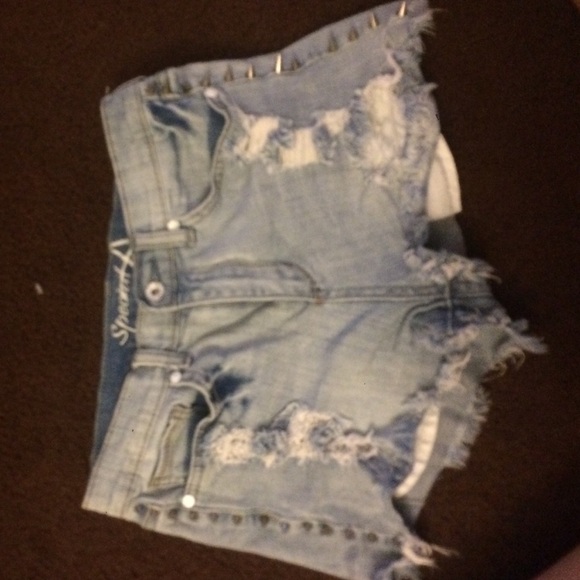 High waisted distressed with studs shorts