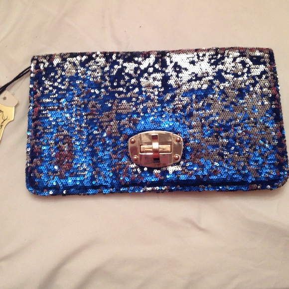 Blue and Gold Clutch w/detachable strap🎉Sale🎉