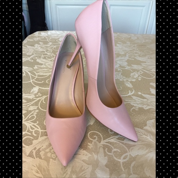 pointed toe pink heels