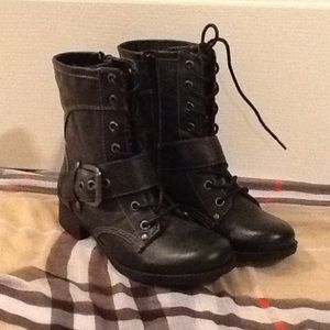 Black boots by Guess