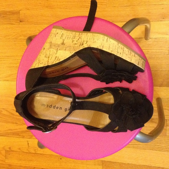 Black madden girl wedges