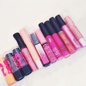 Lot of lipgloss