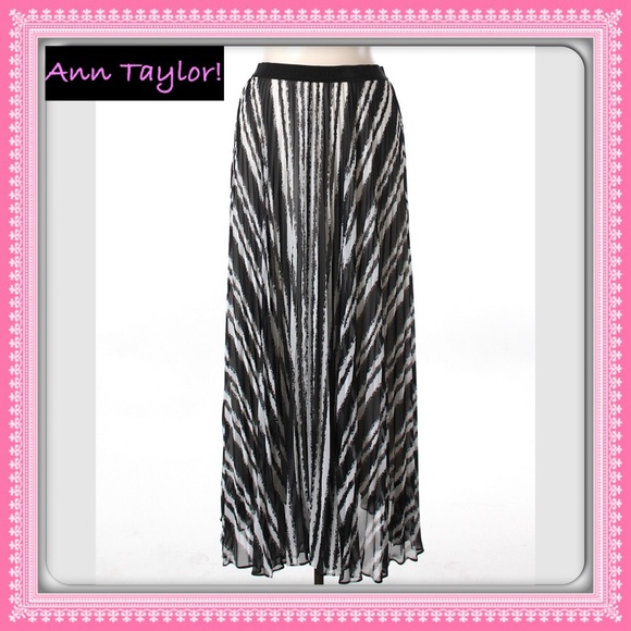 Ann Taylor Dresses & Skirts - 🎉HOST PICK🎉Black/White Ann Taylor Maxi Skirt💗