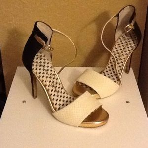 Heels white/black/gold