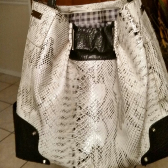 Purse - Picture 2 of 3