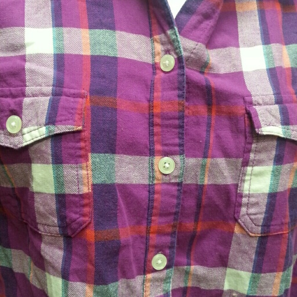Old navy button up - Picture 2 of 3