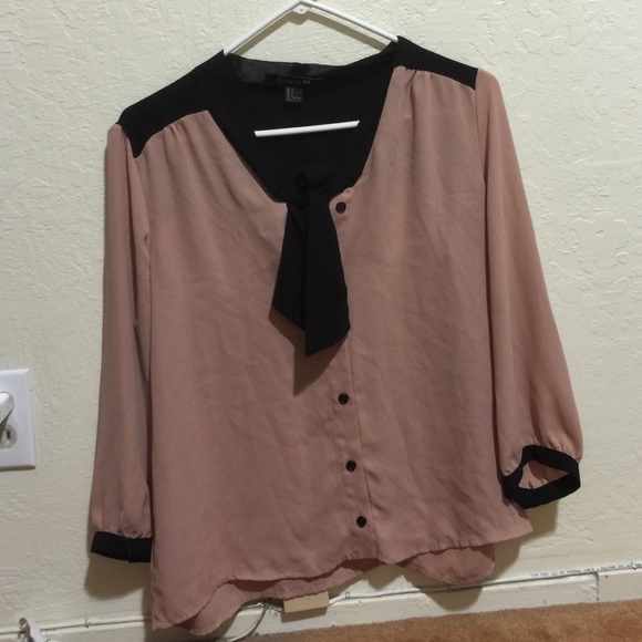Creme Blouse