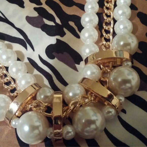 Pearl necklace w/Pearl Studs NWOT - Picture 2 of 4