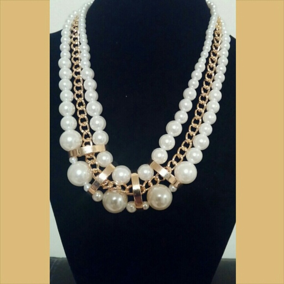 Pearl necklace w/Pearl Studs NWOT - Picture 3 of 4