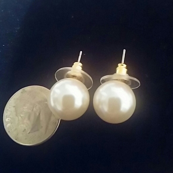 Pearl necklace w/Pearl Studs NWOT - Picture 4 of 4