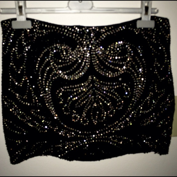 NWT HAUTE HIPPE MINI EMBELLISHED SKIRT SIZE S