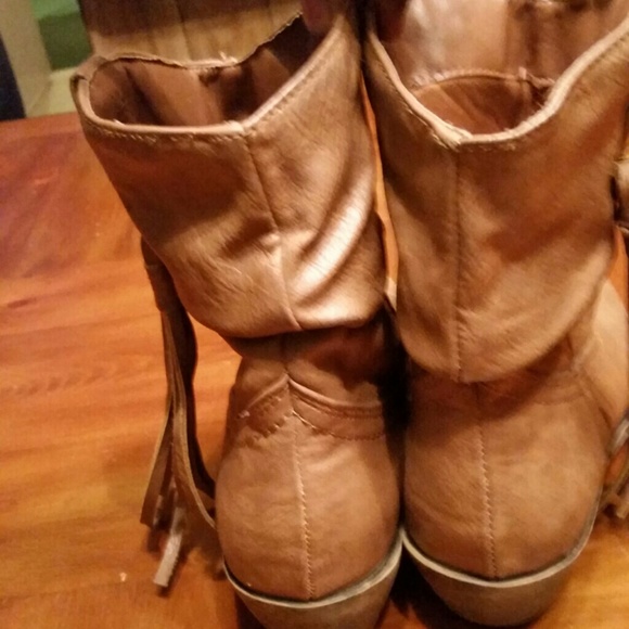 Boots - Picture 2 of 3