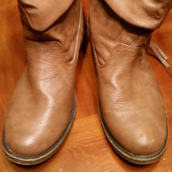 Boots - Picture 3 of 3