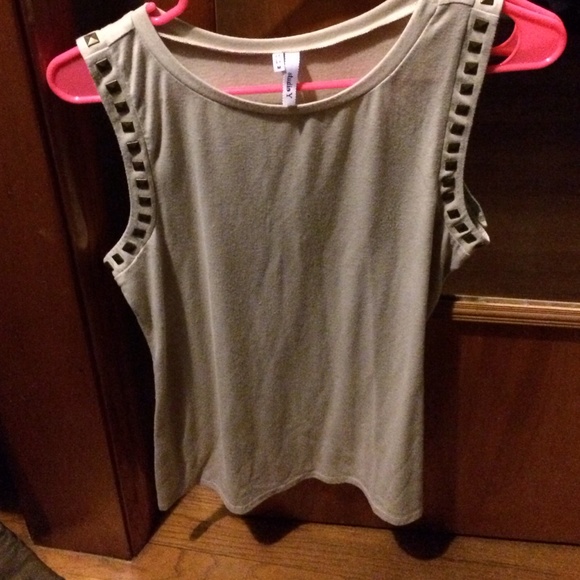 Tank too - Picture 2 of 3