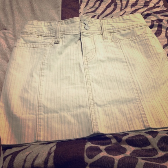 NWOT Adorable tan skirt