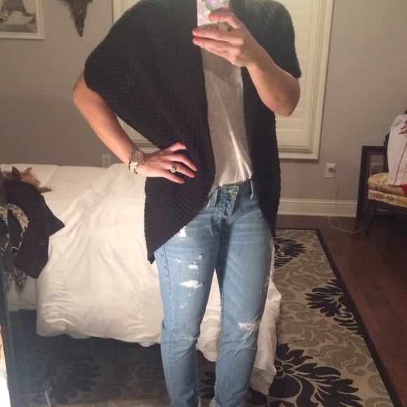 Black Daytrip shrug sweater Sz M