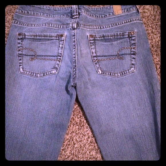 Maurice's blue jeans