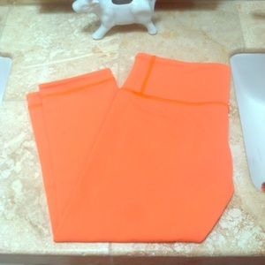 Lululemon rvsb WU crops