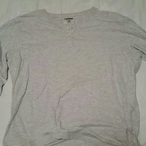 Grey longsleeved shirt
