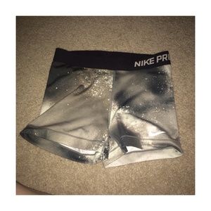 • Black Galaxy Nike Pro •