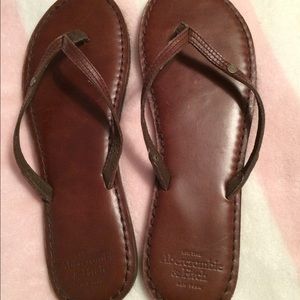 Abercrombie & Fitch leather flip flops