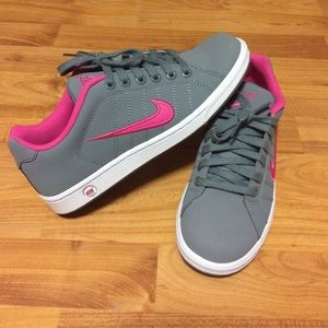 Nike sneakers pink and grey