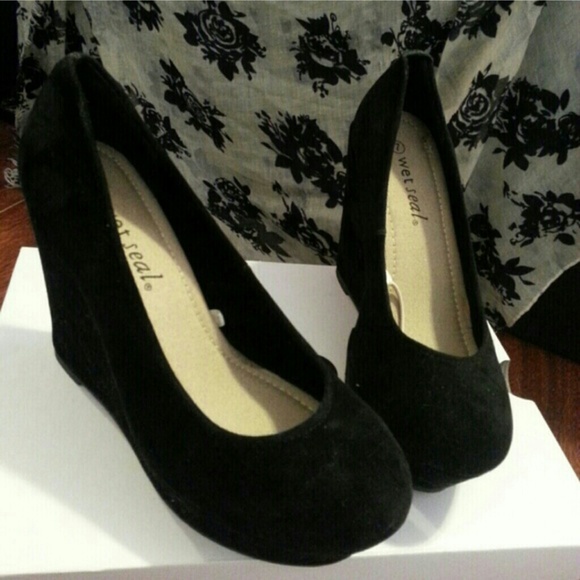 Shoes - New Wet Seal Black Faux Suede Wedges Size 7
