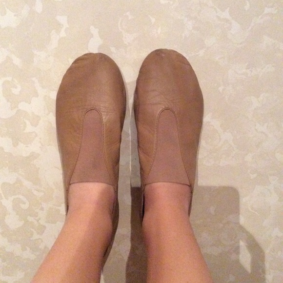 Bloch jazz shoes size 8
